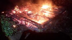 Kebakaran Hanguskan Rumah Lansia di Salawu, Diduga dari Tungku Korban Selamat, Namun Kehilangan Seluruh Harta Benda