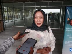 Kepala SLB Negeri Bungursari, Endang Rubiandini “Langit Tetap Sama” Ini Karya Anak Disabilitas yang Luar Biasa