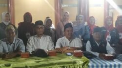 Warga Masyarakat Tegal Rejo Antusias Ikut Pawai Obor Sambut Tahun Baru Islam 1448 H dan Rayakan HUT Ke-1 Abad Desa Tegal Rejo