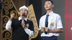 Momen Hangat Festival Jaksa Masuk Sekolah: Om Zein Tanggung Bekal Siswa SMP yang Bercita-cita Jadi Jaksa