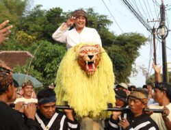 Tidak Mau Masyarakat Kecewa, Diky Chandra Dari Bandung Langsung Hadiri Imtihan Di Cigantang, Disambut Sisingaan