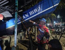 Perahu Katir Tanpa Awak Terdampar di Pantai Timur, Satpolair Polres Pangandaran Bersama Tim SAR Lakukan Pencarian Nelayan