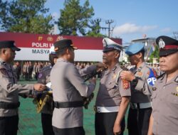Kapolres Tasikmalaya Kota Pimpin Upacara Kenaikan Pangkat 77 Personel