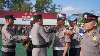 Kapolres Tasikmalaya Kota Pimpin Upacara Kenaikan Pangkat 77 Personel