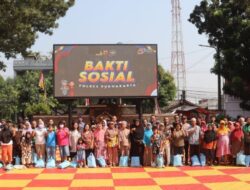 Polres Purwakarta Salurkan 100 Paket Beras Kepada Ojol dan Pemulung, Wujud Kepedulian di Hari Bhayangkara ke-80