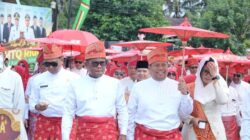 Bupati H.Zukri Ikuti Pawai Ta’aruf  MTQ ke-44 Tingkat Provinsi Riau, Bentuk Dukungan Kepada Kafilah Kabupaten Pelalawan