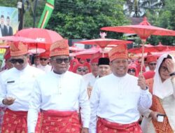 Bupati H.Zukri Ikuti Pawai Ta’aruf  MTQ ke-44 Tingkat Provinsi Riau, Bentuk Dukungan Kepada Kafilah Kabupaten Pelalawan