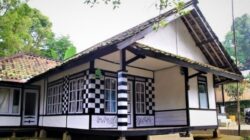 Demi Jaga Ciri Khas Kampung Tajur, Om Zein Siap Ganti Rumah Tembok Warga Jadi Rumah Panggung