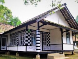 Demi Jaga Ciri Khas Kampung Tajur, Om Zein Siap Ganti Rumah Tembok Warga Jadi Rumah Panggung
