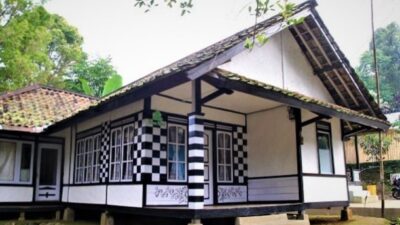 Demi Jaga Ciri Khas Kampung Tajur, Om Zein Siap Ganti Rumah Tembok Warga Jadi Rumah Panggung