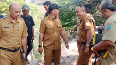 Keseriusan Tangani Banjir Di Jalan Mohamad Hatta Kalangsari, Wali Kota Tasik Tinjau Perbaikan Drainase