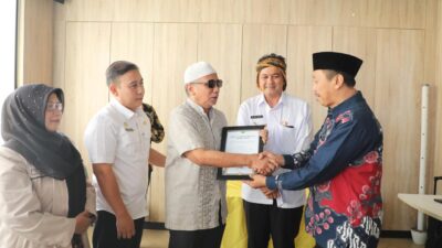 Penyerahan Legalitas Majelis Taklim Tuna Netra Al Hikmah, Diky Candra Untuk Tumbuhkan Semangat Kebersamaan Masyarakat