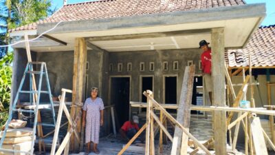 Terbantu Program BSPS, Warga Purbahayu Bersyukur Rumahnya Akhirnya Diperbaiki