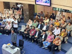 Diky Chandra Bersama Anggota Komisi IV DPRD Kota Tasik Habib Hadiri Ujian Sidang Program S3 Bode Riswandi