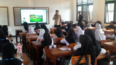 Satresnarkoba Polres Purwakarta Sosialisasi P4GN di MPLS SMP Negeri 4 Sukatani