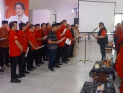H.Ade Sugianto Ketua DPC PDI Perjuangan Kab. Tasikmalaya Lantik 6 Sayap Partai dan Kukuhkan 39 PAC