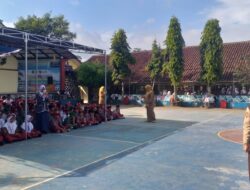 Puncak MPLS SMP Negeri 2 Cihaurbeuti, Anggota Koramil 1305 Cihaurbeuti Berikan Bimbingan Kebangsaan