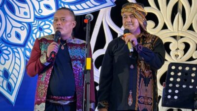 Terhibur Tamu Undangan, Duet Diky Chandra dan Sule Nyanyikan Dua Lagu di Pisah Sambut Kapolres Tasik Kota