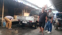 Sinergi UPTD Pasar Cikurubuk dan CV Nina Mandiri Adakan Aksi Bersih – bersih Drainase