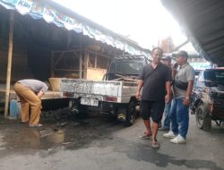Sinergi UPTD Pasar Cikurubuk dan CV Nina Mandiri Adakan Aksi Bersih – bersih Drainase