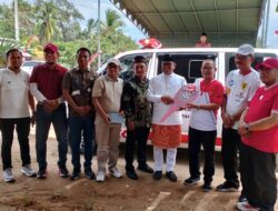 Tingkatkan Layanan Rujukan Medis, Bupati Pelalawan Serahkan 1 Unit Ambulance Wilayah Air Kuning dan Kerumutan