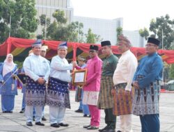 Hari Jadi Ke-69 Provinsi Riau, Bupati Pelalawan H. Zukri Terima Penghargaan Pembangunan Daerah Terbaik I