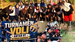 Pertandingan Turnamen Bola Voli Dusun Kadupugur Antara Tim RT 036 dan RT 037, Berlangsung Seru dan Penuh Sportivitas