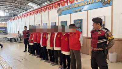 Pastikan Proses Persidangan Aman, Sat Samapta Polres Purwakarta Kawal 19 Tahanan ke Pengadilan