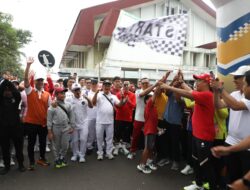 Wali Kota Tasik, Viman Alfarizi Lepas Peserta Gerak Jalan Santai, Meriahkan HUT Kemerdekaan ke-81 RI Tingkat Kota Tasik