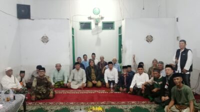 Wawalikota Tasik Berbaur Bersama Ratusan Warga Penuhi Masjid Al Mubarok Jalan Bantar, Ikuti Maulid Nabi Muhammad SAW