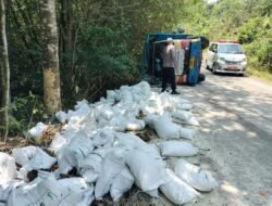 Mobil Pengangkut Bantuan Pangan Alami Laka Tunggal di Tanjakan Kampung Pagadungan, Polri Hadir Tangani Situasi