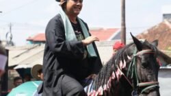 Kehadiran Diky Chandra Di Pesta Rakyat Dapat Penghargaan dan Naik Kuda Renggong