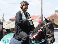 Kehadiran Diky Chandra Di Pesta Rakyat Dapat Penghargaan dan Naik Kuda Renggong