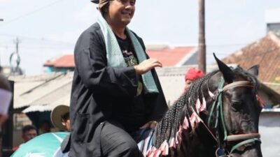 Kehadiran Diky Chandra Di Pesta Rakyat Dapat Penghargaan dan Naik Kuda Renggong