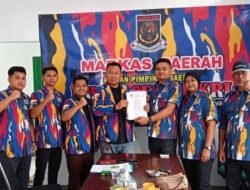 Ketua DPD LASKAR NKRI Subang Serahkan SK Definitif Kepada Ketua DPC Ciater dan Kartu Anggota Kepada Se-Jajaran Pengurus dan Anggota