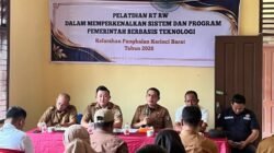 Kenalkan Program Pemerintah Berbasis Teknologi, Kadis Diskominfo Pelalawan Jadi Narasumber Pelatihan Ketua RT dan RW di Kantor Lurah Pangkalan