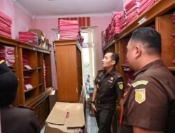 Kajati Jabar Didampingi Wakajati Kunker ke Kajari Cimahi dan Kota Bandung, Tinjau Kondisi Kantor dan Sarana Prasarana