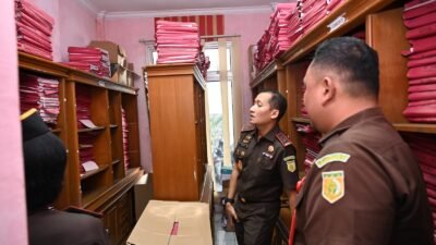 Kajati Jabar Didampingi Wakajati Kunker ke Kajari Cimahi dan Kota Bandung, Tinjau Kondisi Kantor dan Sarana Prasarana