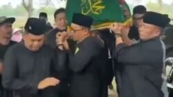 KDM Antarkan Kanaya Vokalis Emka 9 ke Tempat Peristirahatan Terakhir
