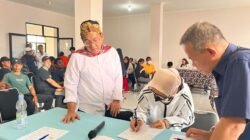 BAZNAS Jabar Salurkan Bantuan Kadedeuh untuk Korban Kebakaran SPBE Cimuning Bekasi