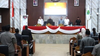 Kang Akur Sampaikan Jawaban RAPERDA APBD 2027 di Rapat Paripurna DPRD
