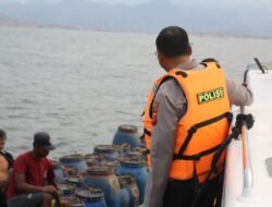 Pastikan Keselamatan Warga, Kapolres Purwakarta Patroli Air di Waduk Jatiluhur