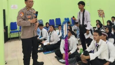 Kuliah Umum Mahasiswa Baru STIE Wihara, Polres Purwakarta Sampaikan Materi Edukasi Bahaya Cybercrime Judol dan Pinjol