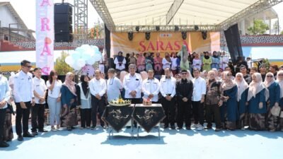 Berikan Kado Terindah HUT Ke-20 SMAN 10 Tasikmalaya, Diky Chandra Nyanyikan Lagu Karya Dadakan
