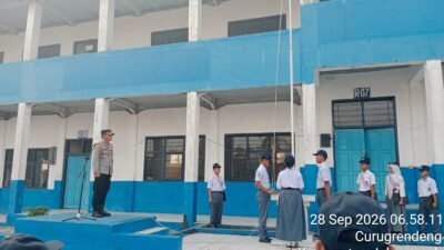 Kapolsek Kompol Dede Suherman Jadi Pembina Upacara Bendera di SMK Bintar Jalancagak, Sampaikan Pesan Ini