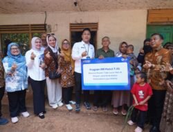 Usai di Kabupaten Indramayu, BRI Peduli Lanjut Berikan Bantuan Perbaikan RTLH Bagi KRS di Kabupaten Ciamis