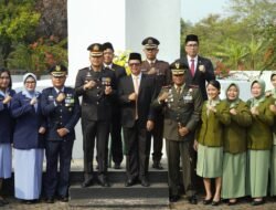 Rangkaian HUT Ke-81 TNI, Wakil Bupati Subang, Dandim, Kapolres, dan DPRD Lakukan Upacara Ziarah Nasional