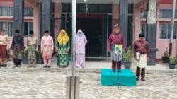 Sekmat Langgam Pimpin Upacara Hari Jadi Kabupaten Pelalawan Ke-27 Tingkat Kecamatan