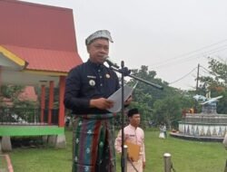 Camat Teluk Meranti Pimpin Upacara Peringatan Hari Jadi Kabupaten Pelalawan Ke-27