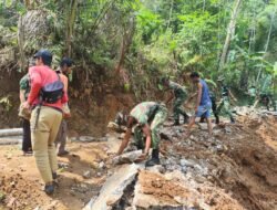 SATGAS TMMD Ke 130 KODIM 0625 Pangandaran Bersama Masyarakat Bangun Jalan Penghubung Desa Bangunjaya-Desa Mekarwangi